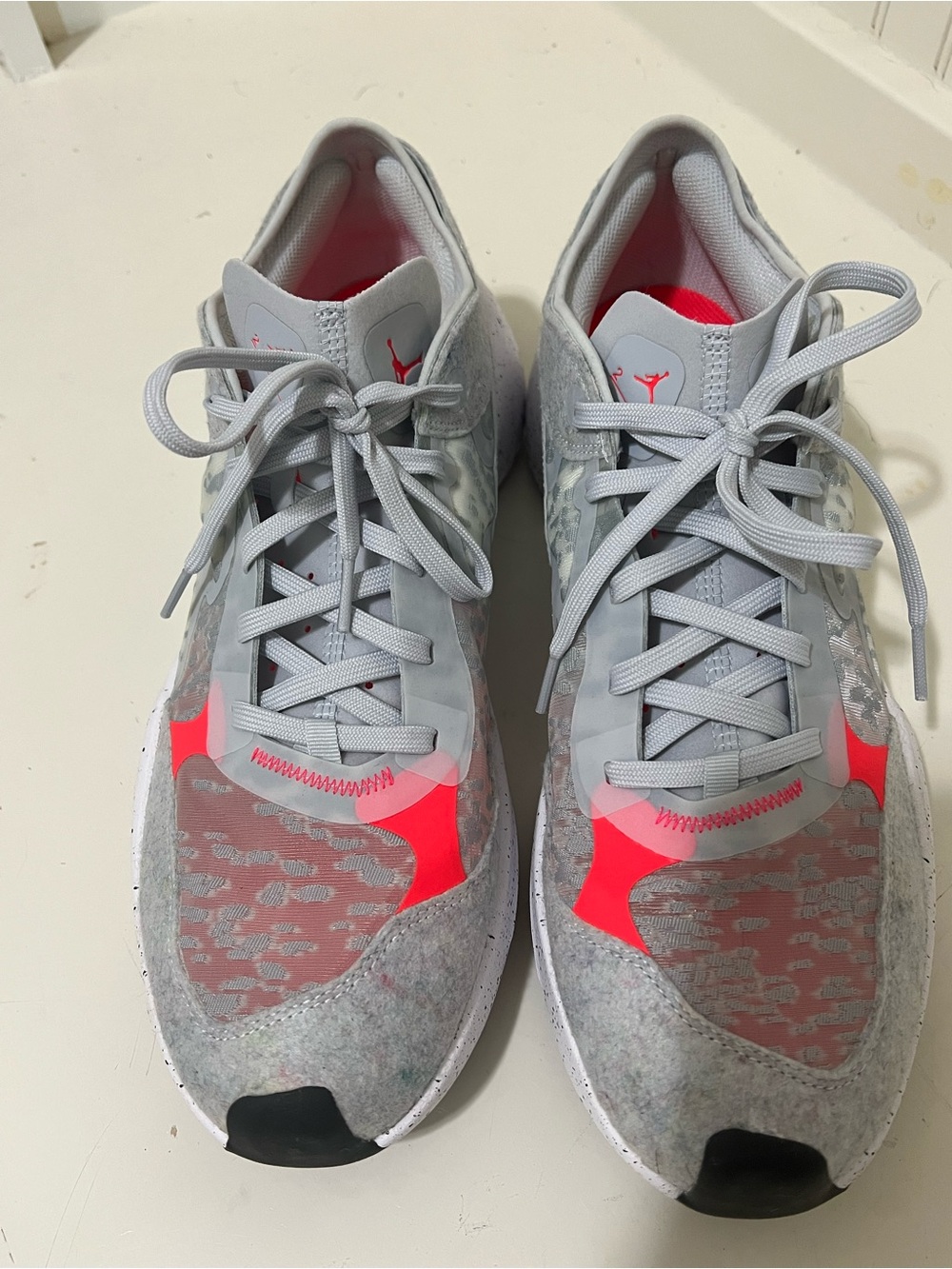 Nike Men’s Light Gray and Neon Pink Low-Top Sneakers